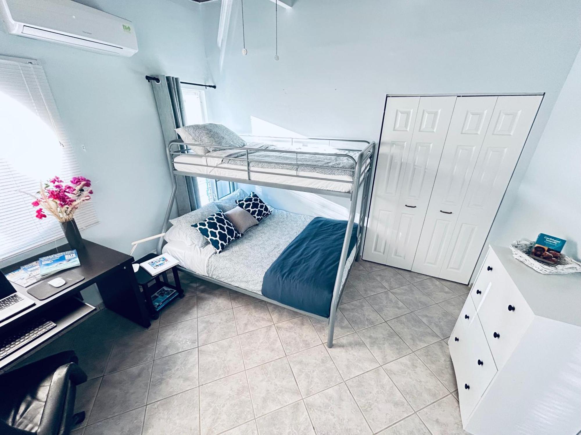 Turtle Cove Flamingo House - Turks & Caicos 빌라 외부 사진