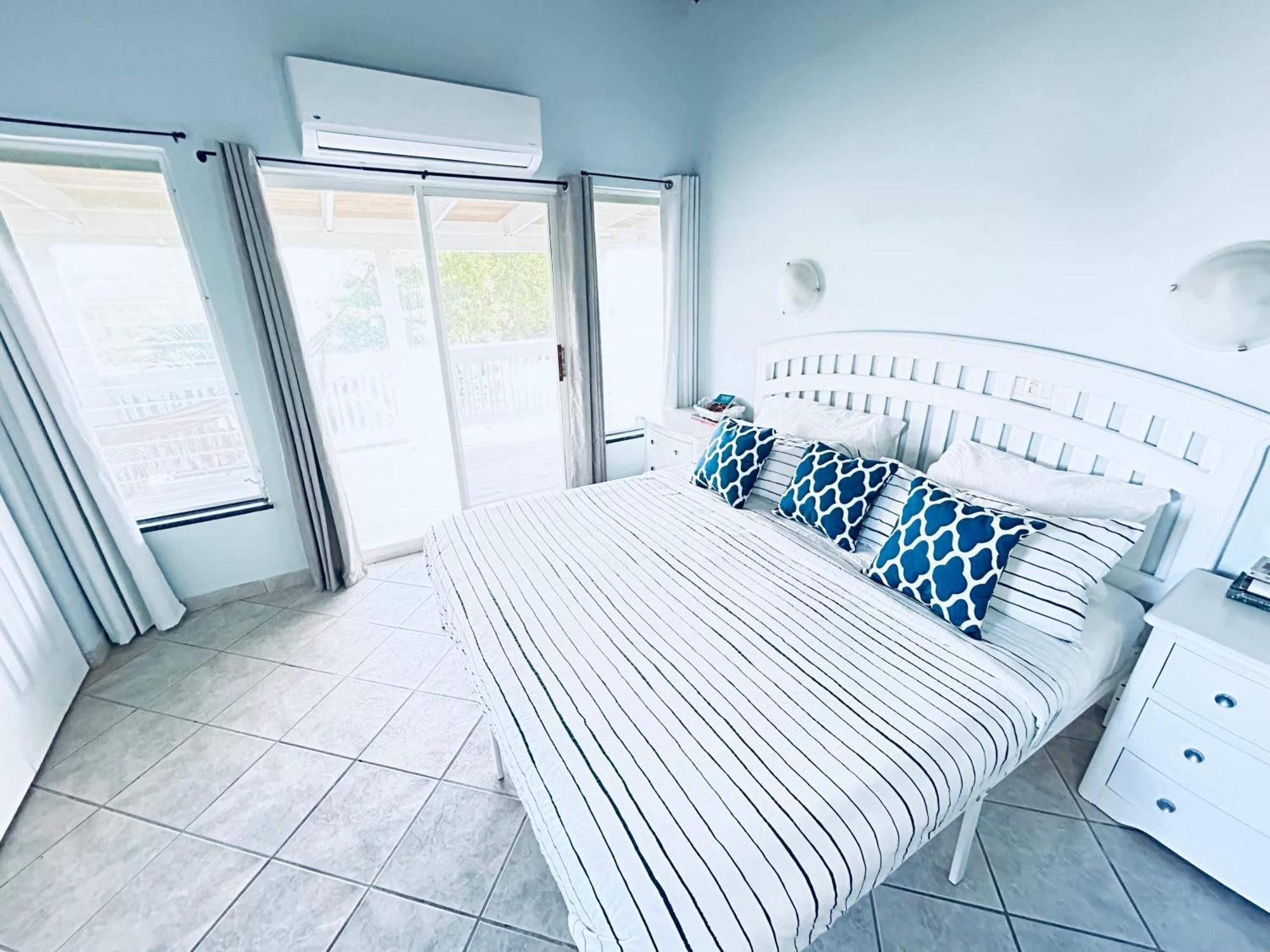Turtle Cove Flamingo House - Turks & Caicos 빌라 외부 사진