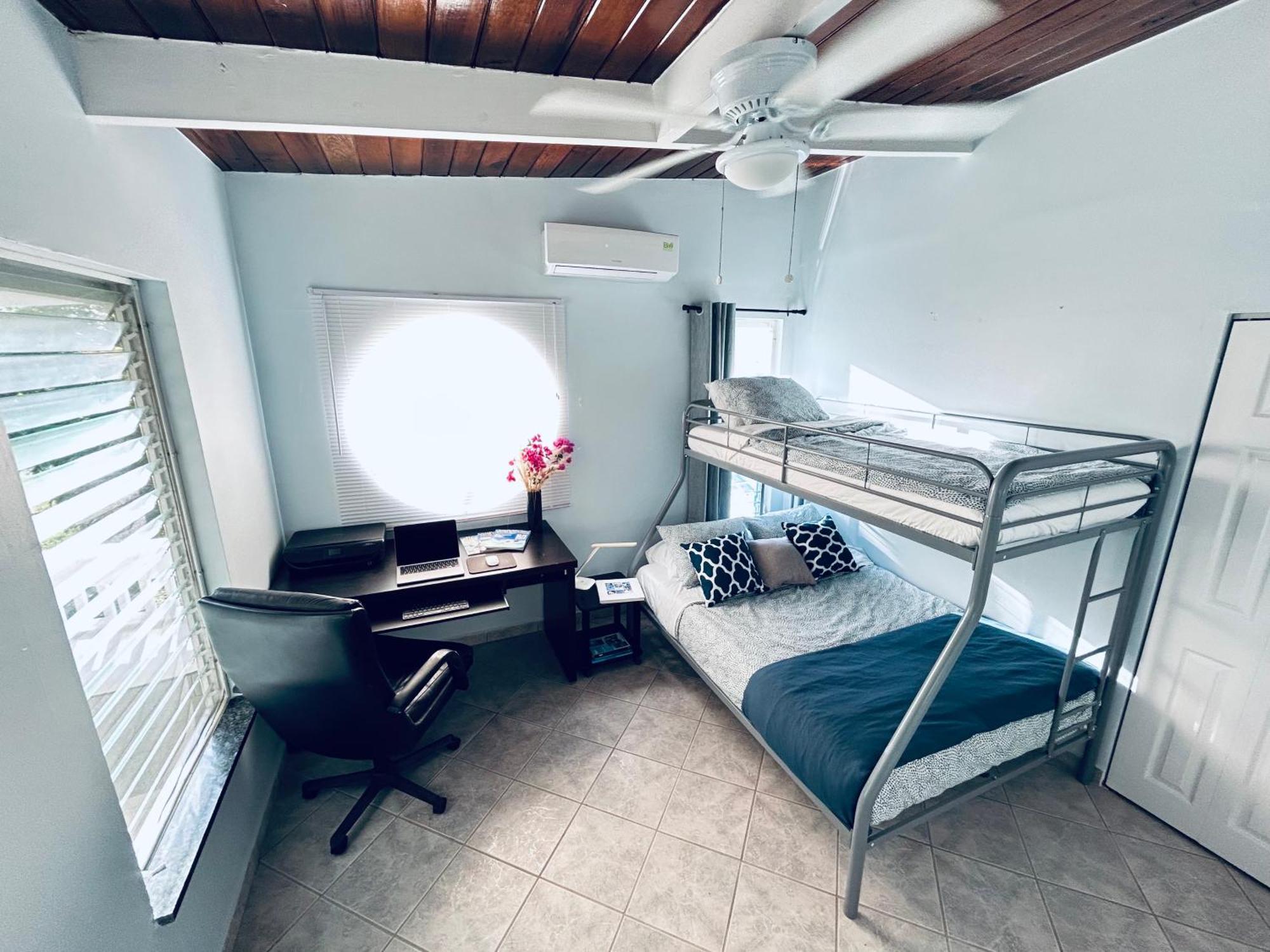 Turtle Cove Flamingo House - Turks & Caicos 빌라 외부 사진